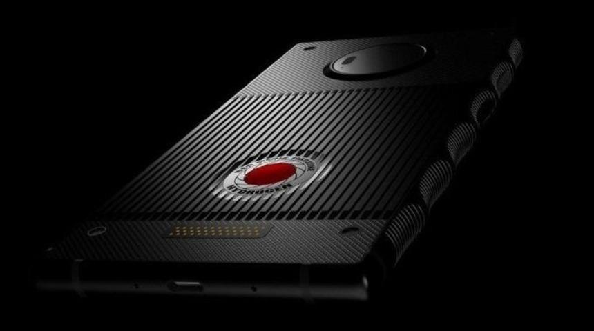 RED Hydrogen One’ı parçaladılar