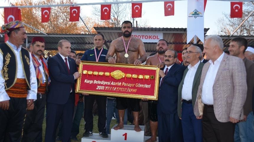 Kargı’da güreşlerinde şampiyon Ünal Karaman