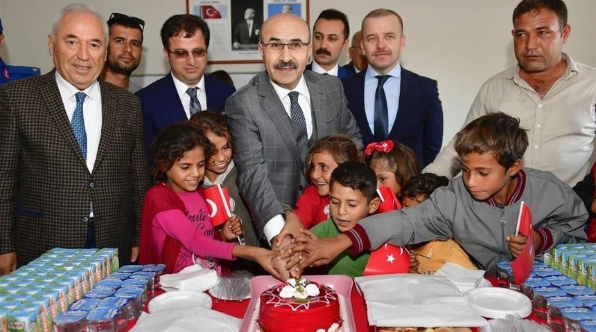 Vali Demirtaş: "Mevsimlik tarım iş&ccedil;ilerinin yaşadıkları zorlukları azaltacağız"