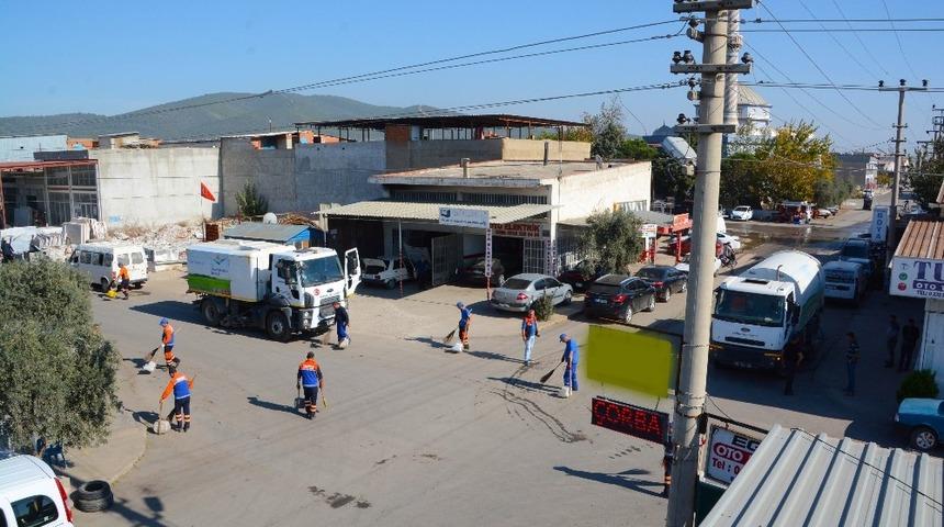 Torbalı Belediyesinden &rsquo;Temizlik Timi&rsquo;