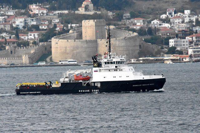 Rus savaş gemisi, Çanakkale Boğazı'ndan römorkörle geçti