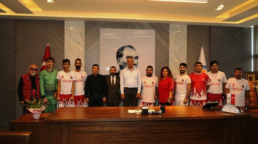 Tarhan: "Toplumun mutlu olacağı bir kent oluşturma hedefiyle &ccedil;alışıyoruz"