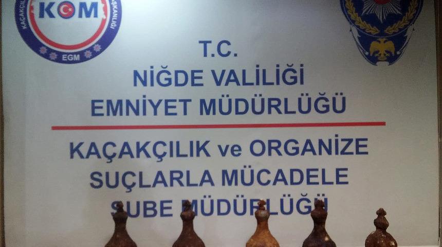 Niğde&rsquo;de 2 bin yıllık şarap testileri ele ge&ccedil;irildi