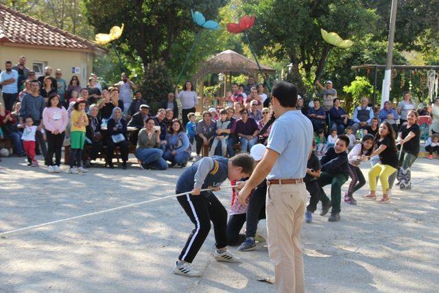 Söke Organik ve El Emeği Ürün Pazarında şenlik havası