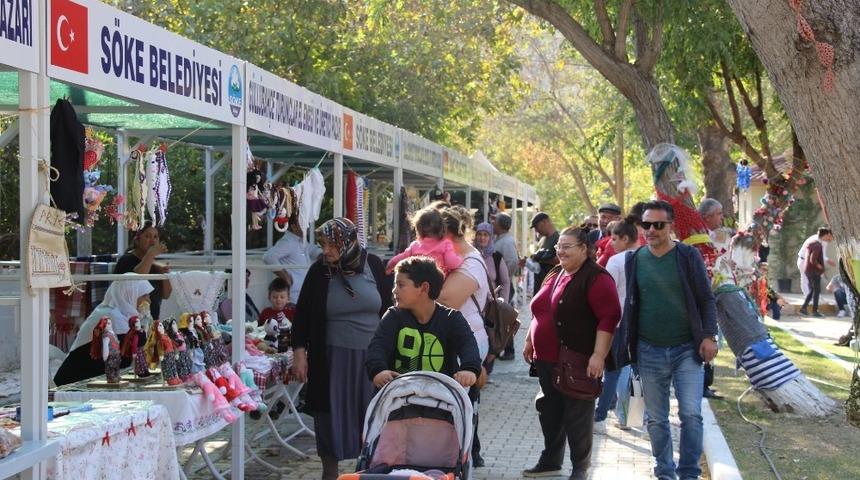 S&ouml;ke Organik ve El Emeği &Uuml;r&uuml;n Pazarında şenlik havası