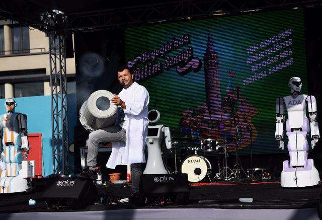 Meraklı zihinler Beyoğlu&rsquo;nda buluştu 1