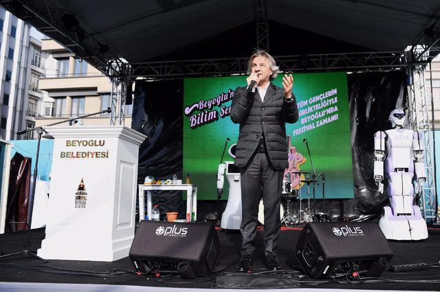 Meraklı zihinler Beyoğlu&rsquo;nda buluştu 4