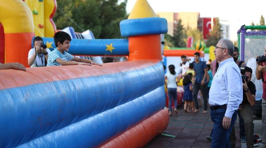B&uuml;y&uuml;kşehir Belediyesi&rsquo;nden 242 &ccedil;ocuk parkı