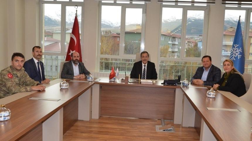 Başkan S&ouml;zen&rsquo;den Başkan Bulutlar&rsquo;a plaket
