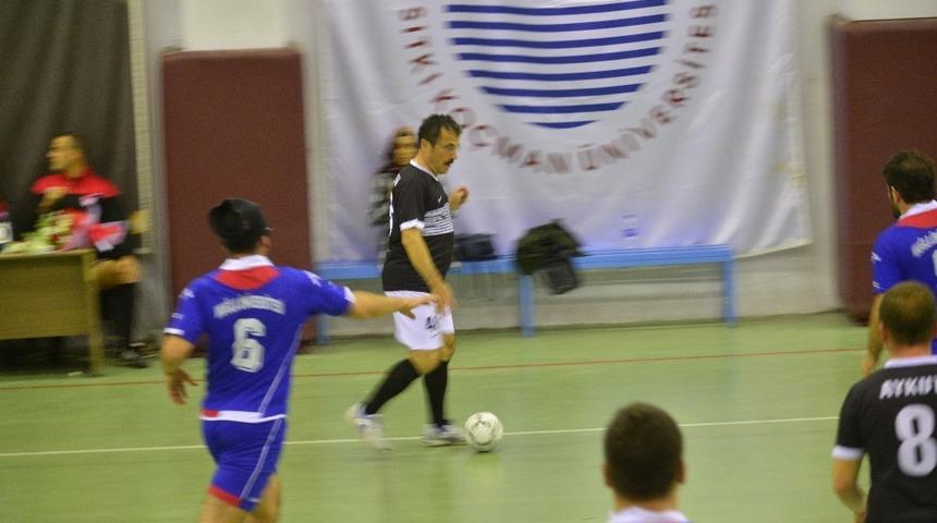 MSK&Uuml;&rsquo;de Rekt&ouml;rl&uuml;k Kupası Futsal Turnuvası başladı