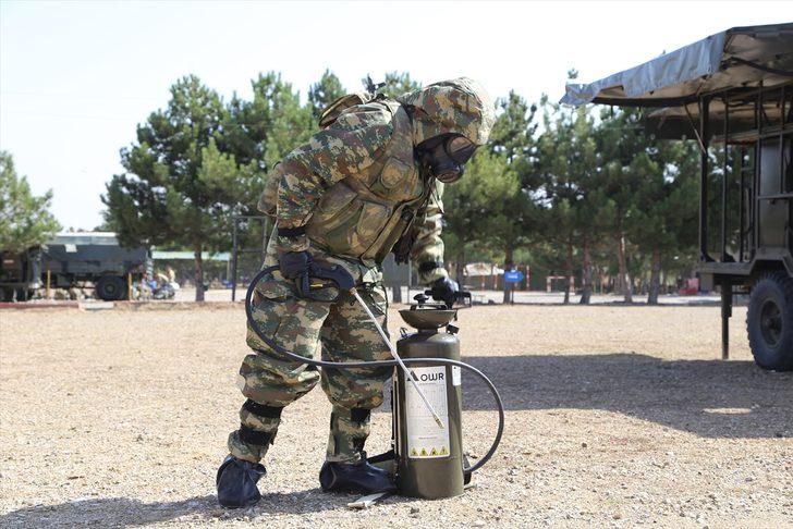 Mehmetçik'e üst düzey kimyasal tehdit eğitimi G3