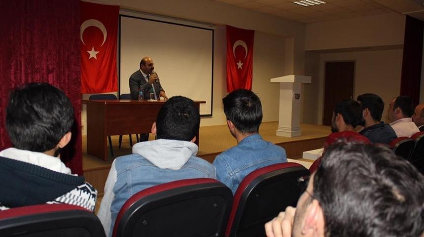 Başkan Orhan, gen&ccedil;lerin s&ouml;yleşi konuğu oldu