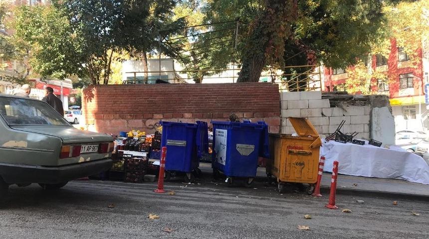 &Ccedil;&ouml;p konteyneri arasında ekmek parası