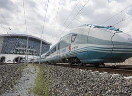 Öğretmenlere hem tren bileti hem de kargo indirimi