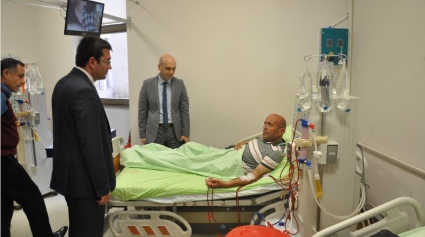 Kaymakam Gencer hastanedeki &ccedil;alışmaları inceledi