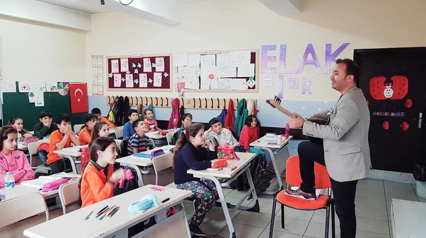 Iğdır&rsquo;da T&uuml;rk Halk M&uuml;ziği tanıtımı