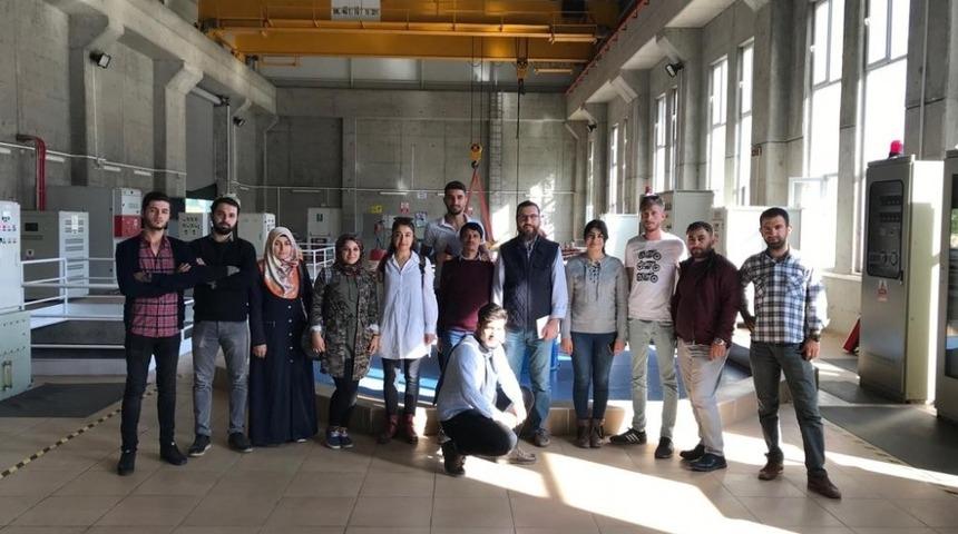 &Uuml;niversite &ouml;ğrencileri hidroelektrik santrale teknik gezdi