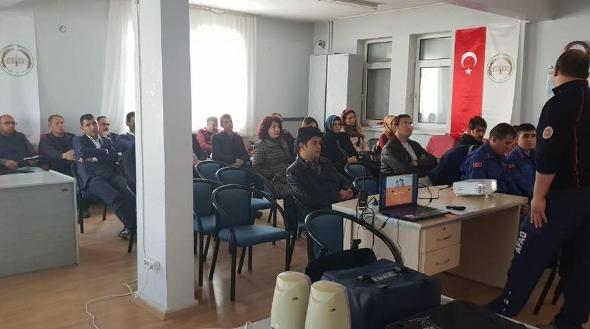 AFAD il&ccedil;elerde afetler konusunda eğitim verdi