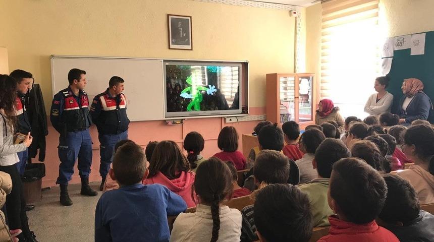 Kulu&rsquo;da jandarmadan &ouml;ğrencilere trafik eğitimi