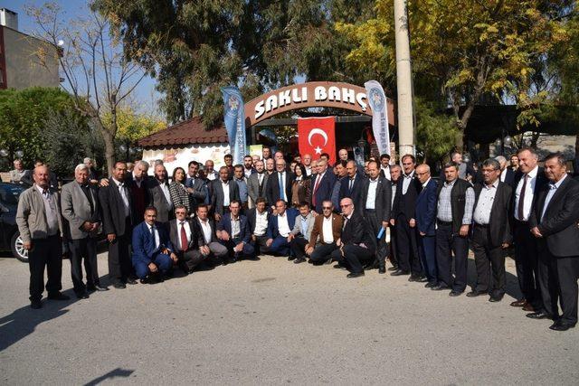 Başkan Ergün Yunusemre ilçe muhtarlarıyla buluştu