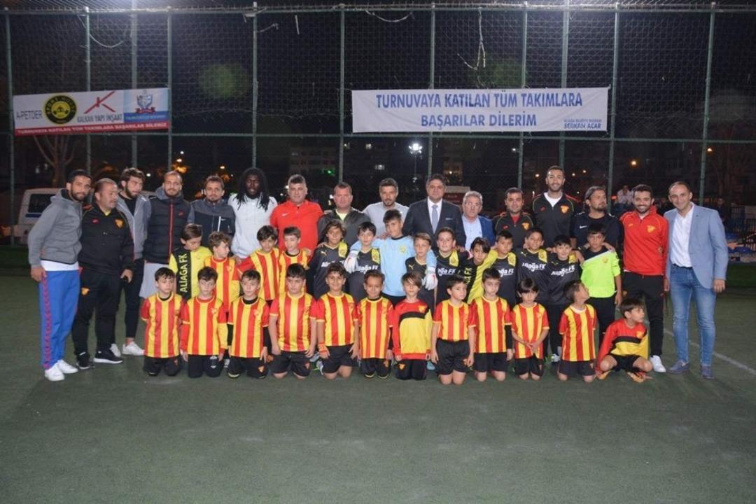 Aliağa 3. Geleneksel Gen&ccedil;lik Turnuvası Atat&uuml;rk Kupası başladı