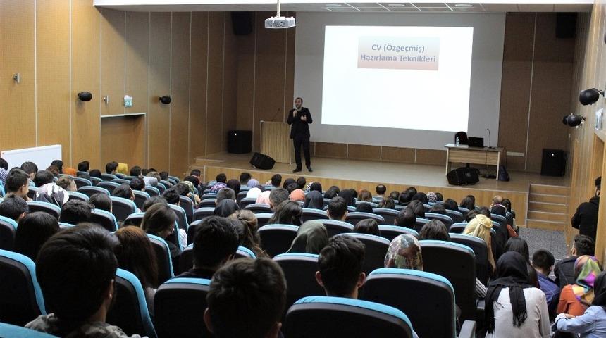 Akdağmadeni MYO’da “Kariyer Planlama ve Kişisel gelişim” semineri