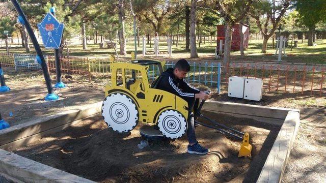 Bolvadin Adalet Parkına yeni nesil oyun grubu