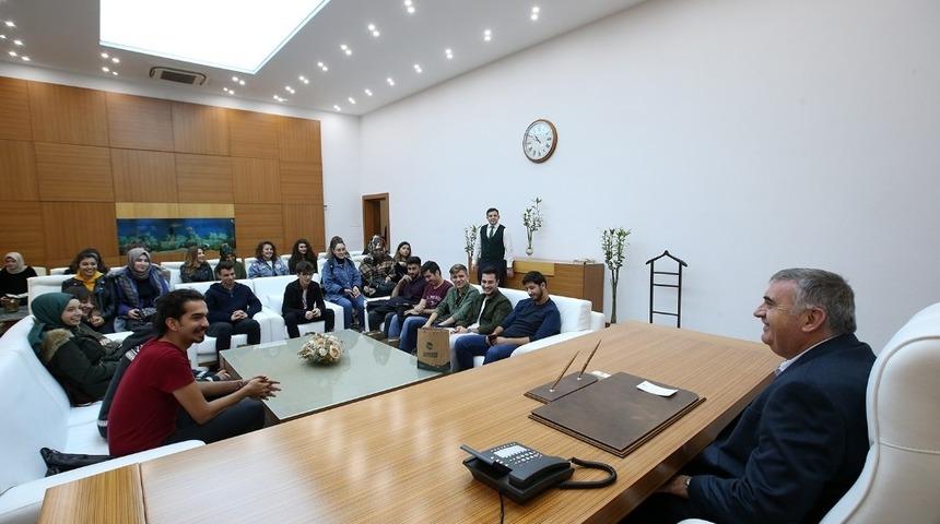 Başkan Toçoğlu öğrencilerle bir araya geldi