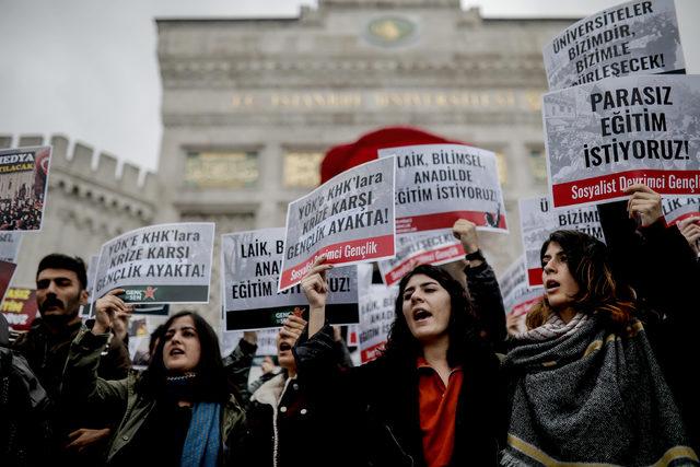 Beyazıt Meydanı nda YÖK protestosu 3
