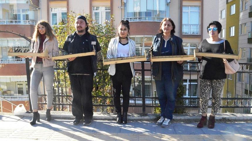 Kastamonu Belediyesi g&uuml;vercinlere besleme &ccedil;alışması ger&ccedil;ekleştirdi