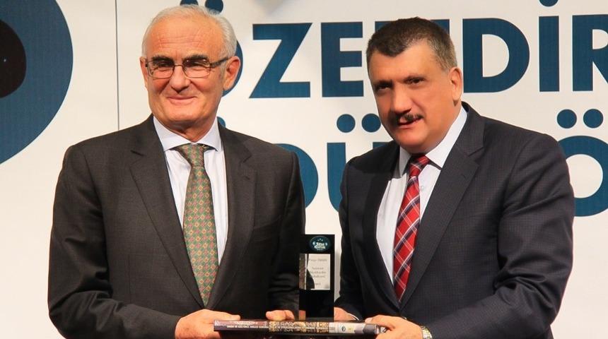 G&uuml;rkan, hizmetlerini &ouml;d&uuml;llerle ta&ccedil;landırmaya devam ediyor