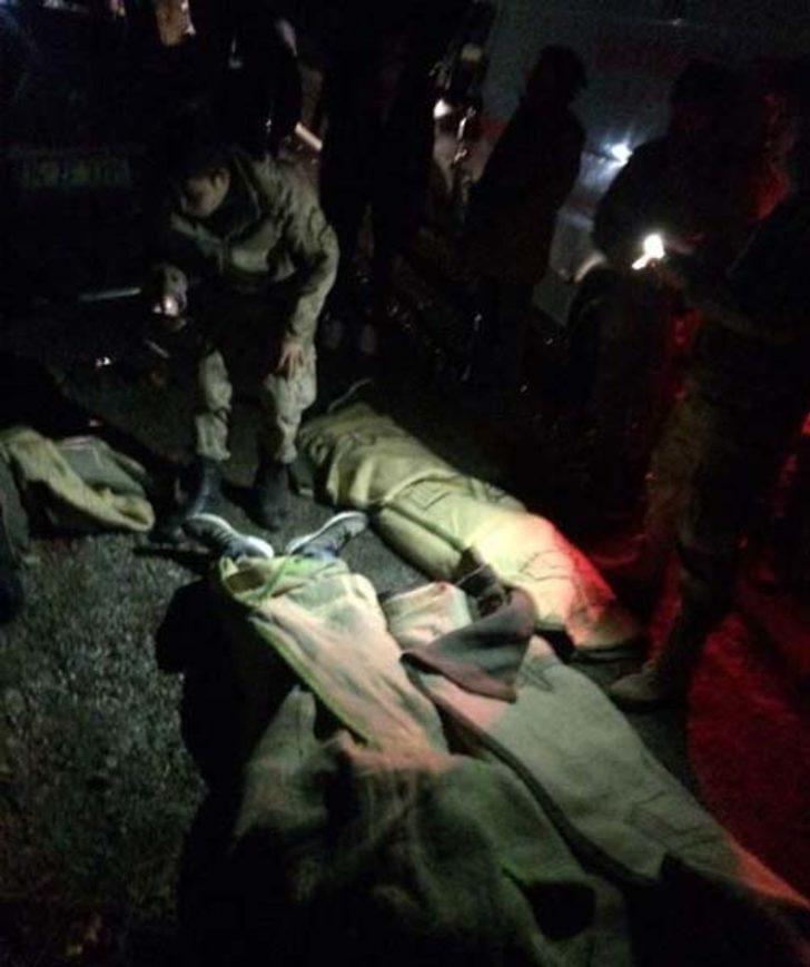 Van'da göçmenleri taşıyan minibüs şarampole yuvarlandı G4