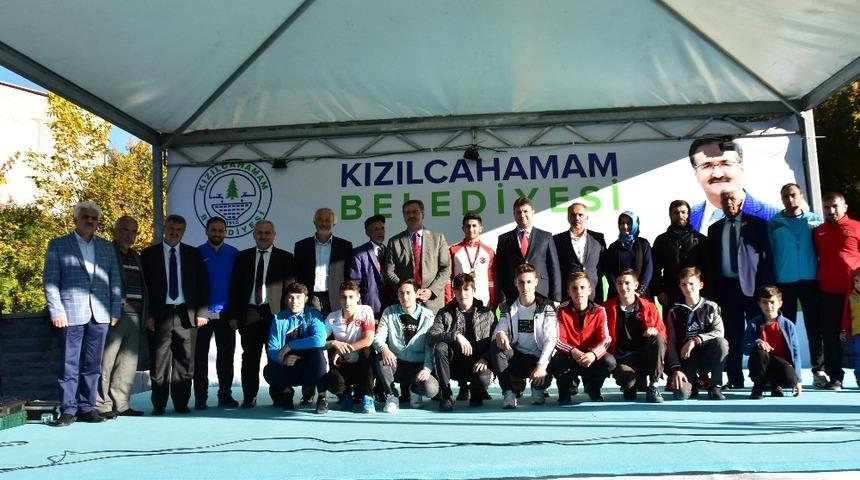 Kızılcahamam&rsquo;da şampiyon g&uuml;reş&ccedil;iye g&ouml;rkemli karşılama