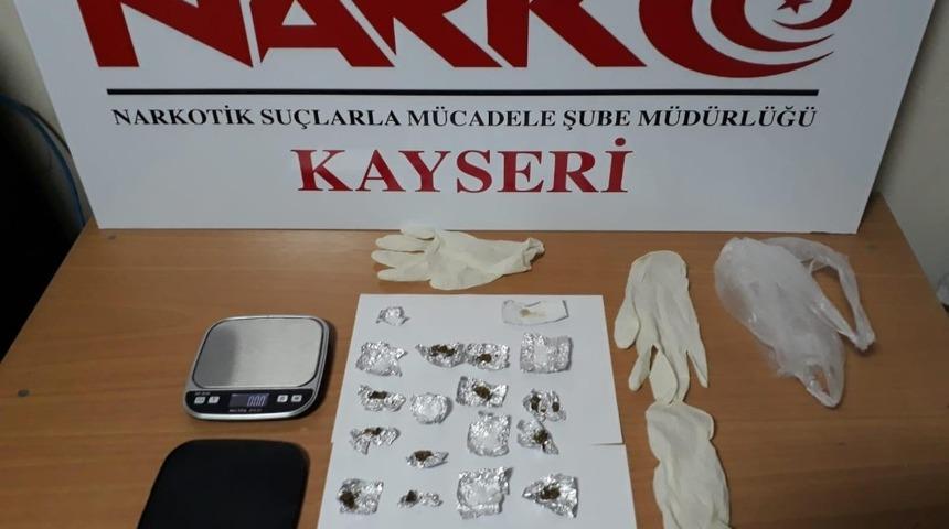 Uyuşturucu operasyonu:1 g&ouml;zaltı