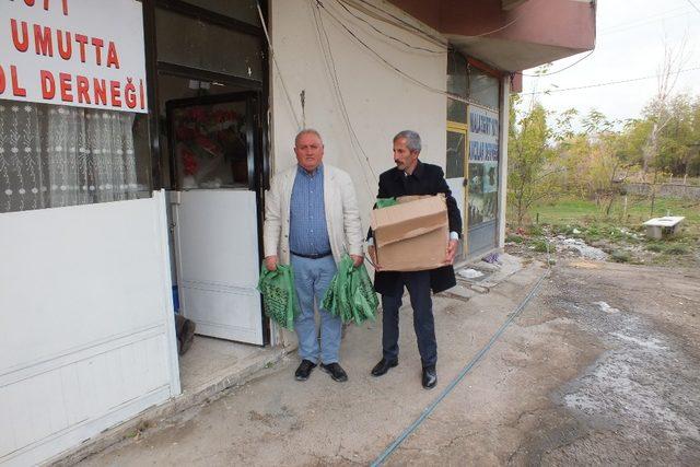 BUSODER’den ihtiyaç sahiplerine kırtasiye yardımı