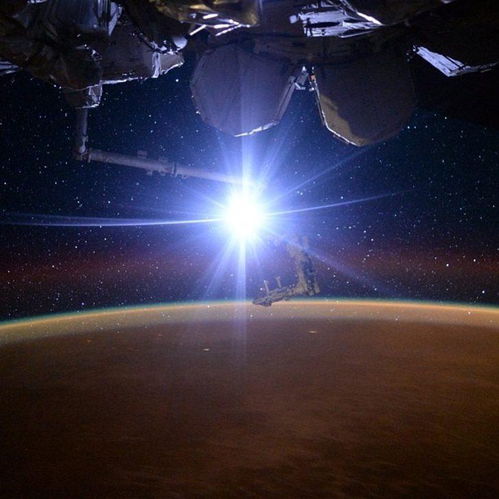 Dünya turuncuya büründü! Bakın sebebi neymiş? G3