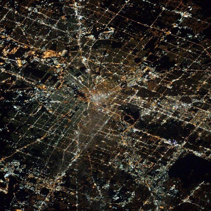 Dünya turuncuya büründü! Bakın sebebi neymiş? G5