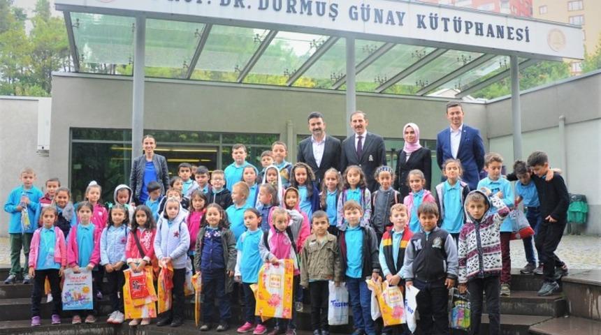 &Ccedil;aycuma Burunkaya Şehit Emrah Kartal İlkokulu k&uuml;t&uuml;phaneyi ziyaret etti