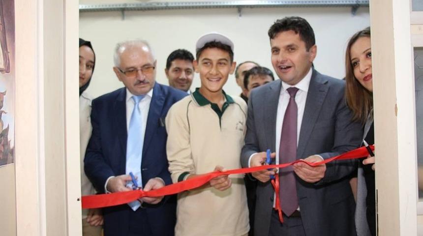 Oltu Anadolu Lisesine Z K&uuml;t&uuml;phanesi a&ccedil;ıldı