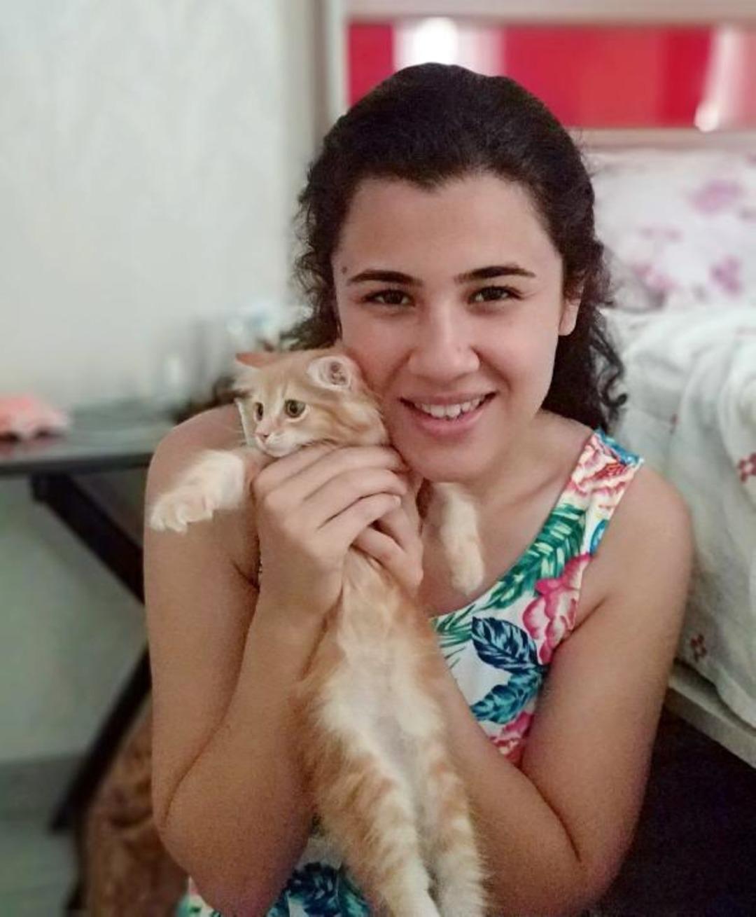 Kedinin boğazından 6 santimlik dikiş iğnesi &ccedil;ıkarıldı