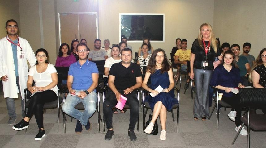 Doğuma Hazırlık Kursu&rsquo;nda, meme kanserine dikkat &ccedil;ekildi