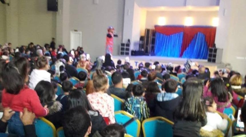 Tatvan&rsquo;da &ccedil;ocuklar i&ccedil;in oyun g&ouml;sterisi