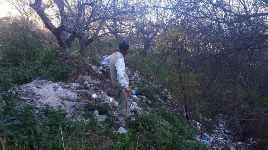 Emet&rsquo;in K&uuml;reci K&ouml;y&uuml;&rsquo;nde &ccedil;&ouml;p rezaleti