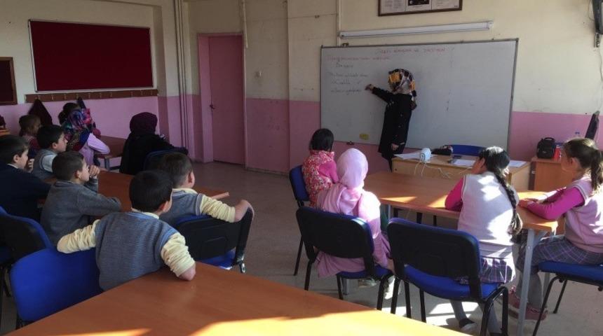 K&ouml;y okulunda bilgisayar ve diksiyon kursu