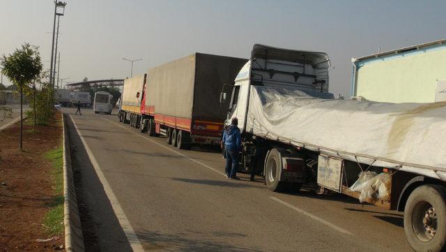 Çobanbey Sınır Kapısı kapandı, Öncüpınar da yoğunluk oluştu 2
