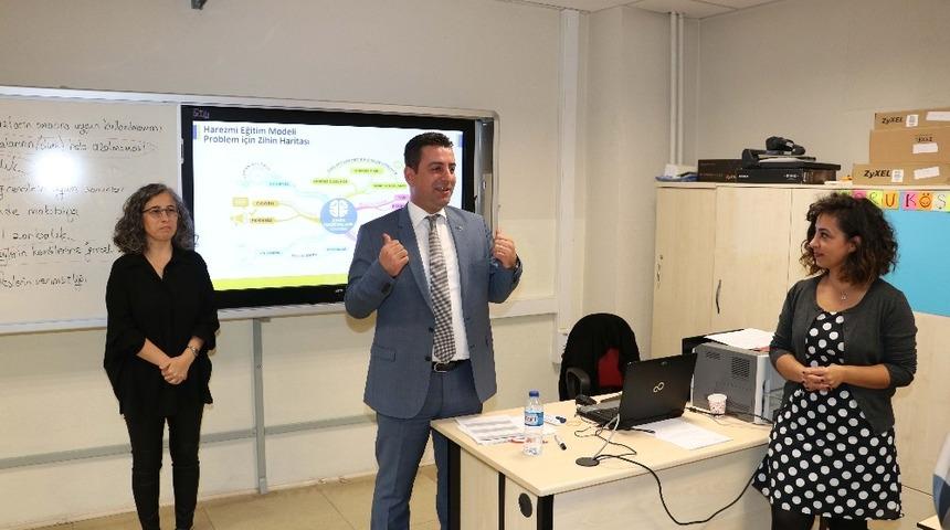 Harezmi Eğitim Modeli Sivas&rsquo;ta &ouml;ğretmenlerle buluştu