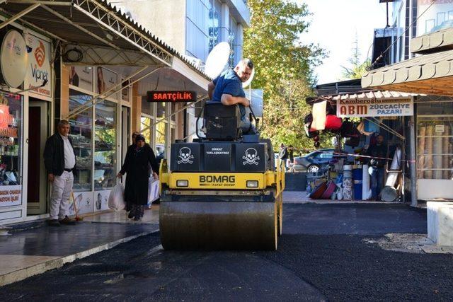 Gediz Belediyesinin yol yapım ve asfalt kaplama çalışmaları