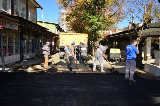 Gediz Belediyesinin yol yapım ve asfalt kaplama çalışmaları