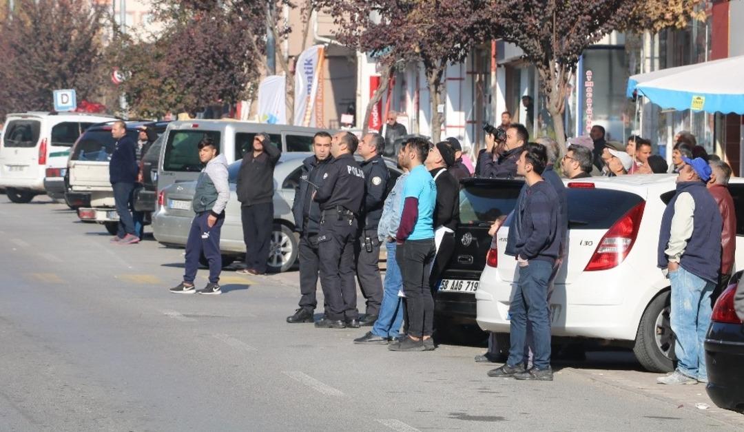 İtfaiyenin erken m&uuml;dahalesi alevlerin binayı sarmasını &ouml;nledi