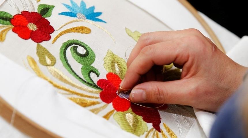 Konak&rsquo;ta 14 merkezde 4 bin 500 kursiyer